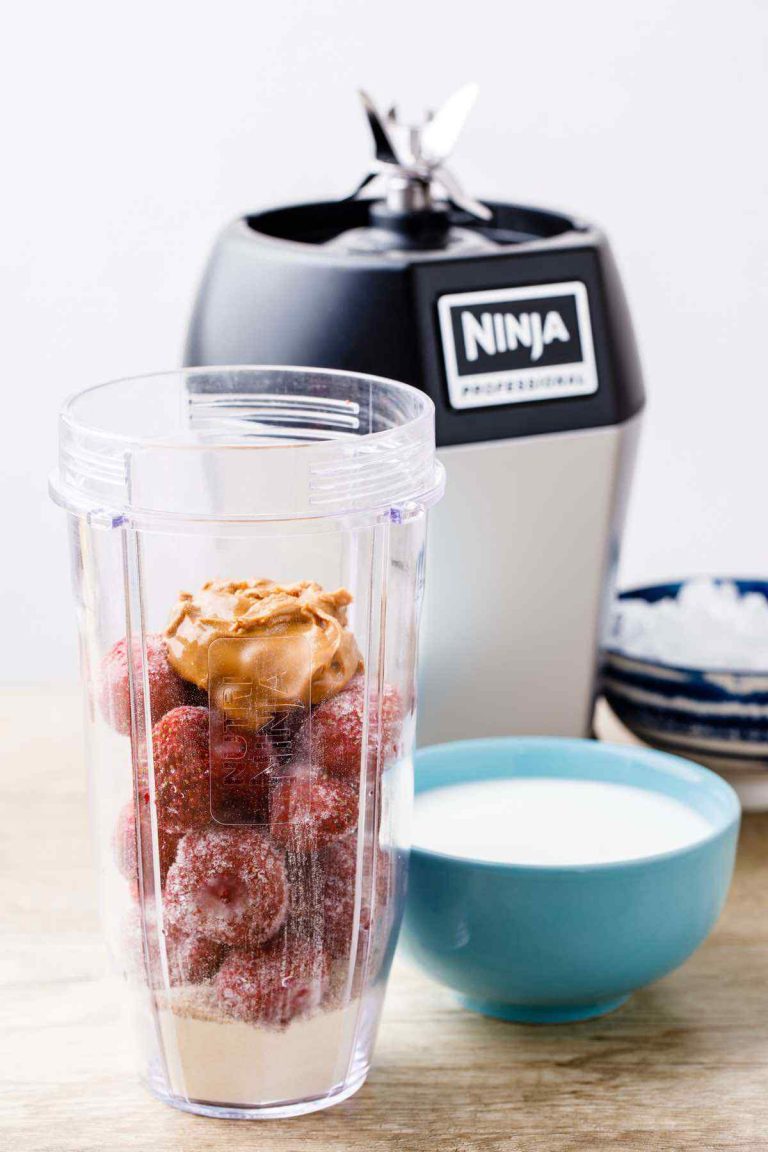 Peanut Butter and Jelly Protein Shake (ERMAHGERD!) Healthy Substitute