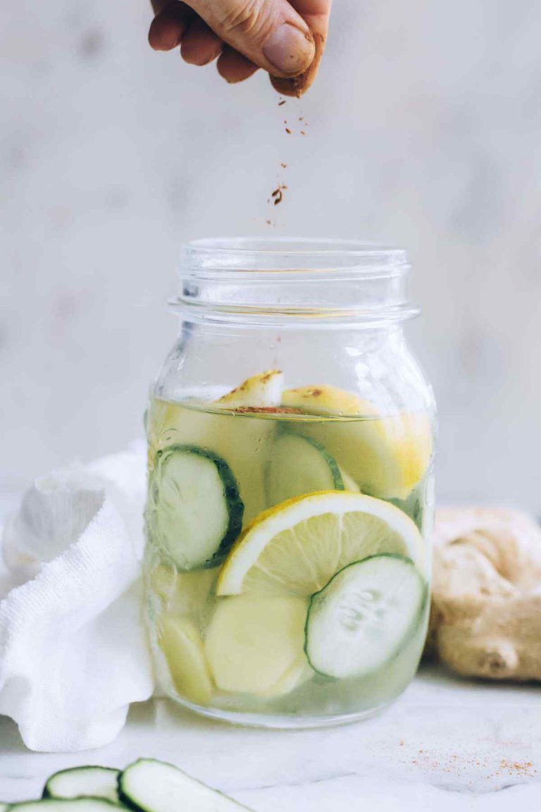 Overnight Cucumber, Ginger and Lemon Water for Bloating Healthy