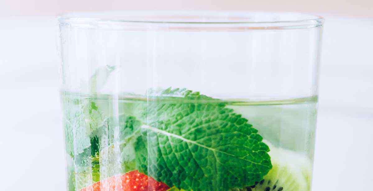 Nourishing Daily Infused Water Recipe for People with Dry Skin