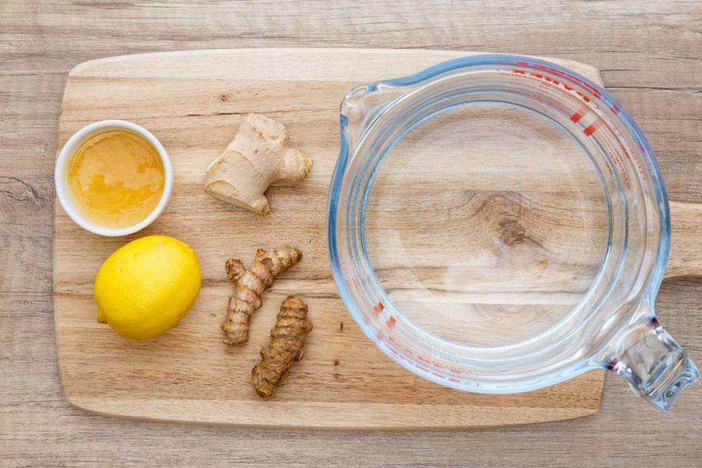 How to Make Fresh Turmeric Tea Using Fresh Turmeric Root (Easy